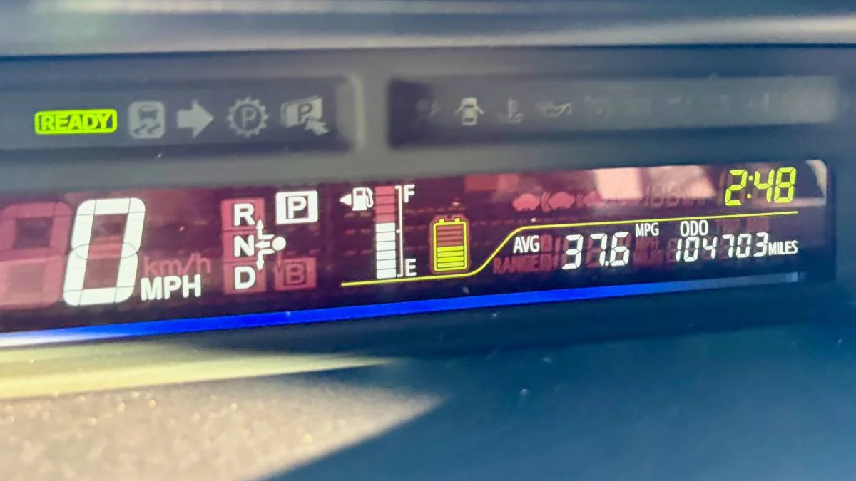 2012 Toyota Prius V – (trim 3) Roof Rack - Trailer Hitch - New Tires 8