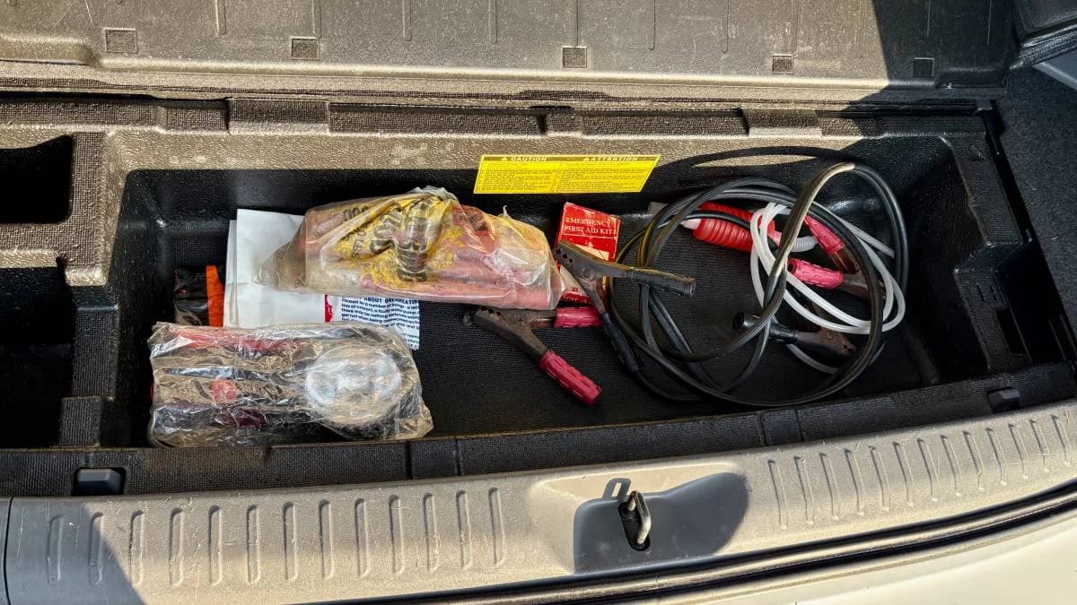 2012 Toyota Prius V – (trim 3) Roof Rack - Trailer Hitch - New Tires 17