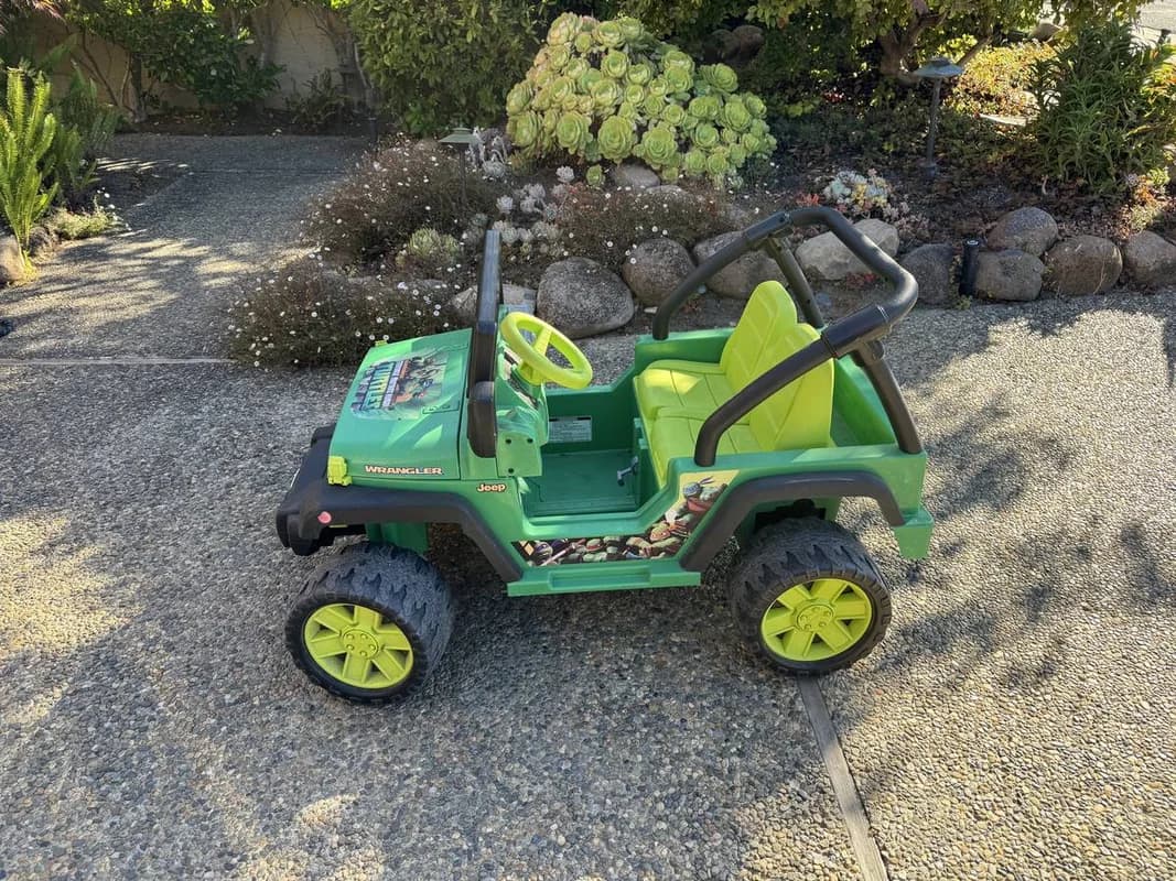 12V Power Wheels Teenage Mutant Ninja Turtles Jeep Wrangler