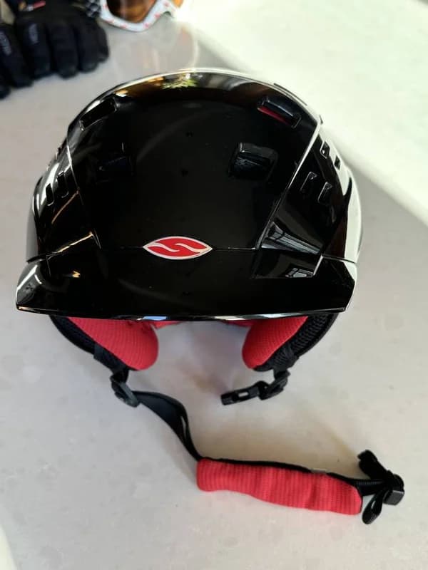 Womens ski helmet, goggles and gloves 2