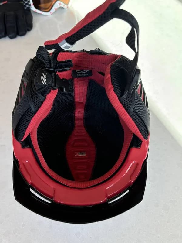 Womens ski helmet, goggles and gloves 6