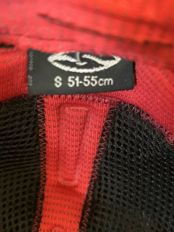 Womens ski helmet, goggles and gloves 7