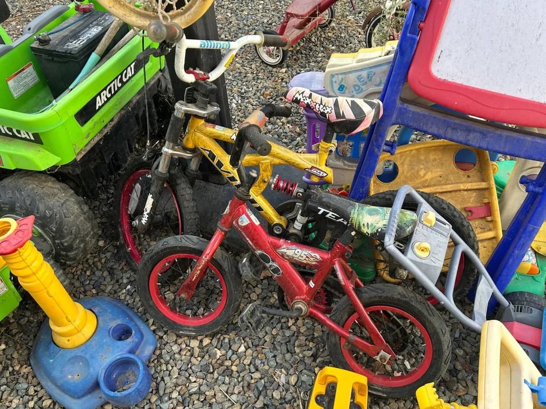 Moving Sale: Animal, Auto, Farm, Household, Sporting & Yard Equipment 16