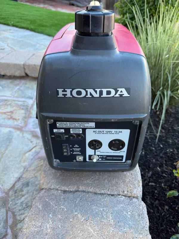 Honda EU2000w Quiet Generator 2