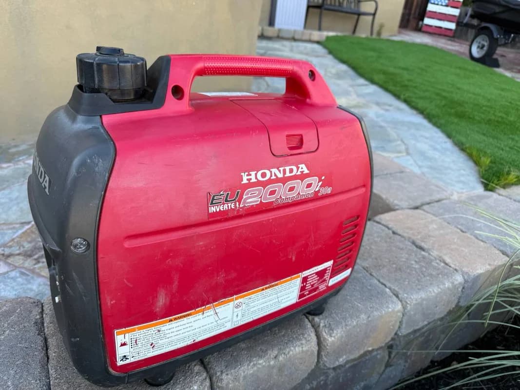 Honda EU2000w Quiet Generator 3