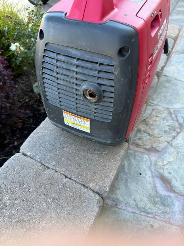 Honda EU2000w Quiet Generator 4